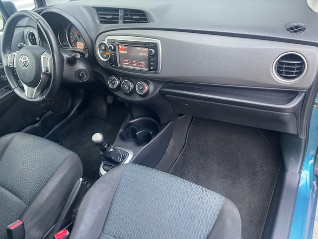 Toyota Yaris 1.0i 69к.с., нави, кам., мулти, клима, е5 - автомобили, коли, обяви за нови и употребявани 8