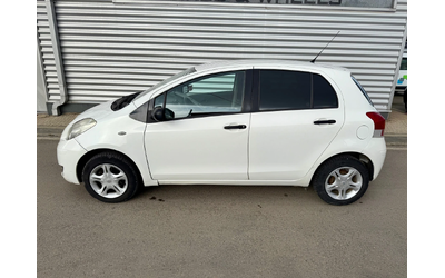 toyota-yaris - 1
