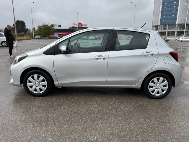 Toyota Yaris 1.3VVT-I-AUTO-NAVI - автомобили, коли, обяви за нови и употребявани 6