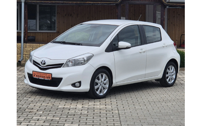 toyota-yaris - 0