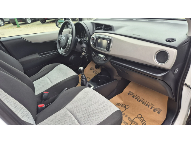 Toyota Yaris 1.4 диз. 90к.с. - автомобили, коли, обяви за нови и употребявани 13