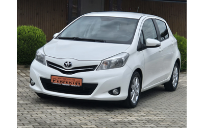 toyota-yaris - 1