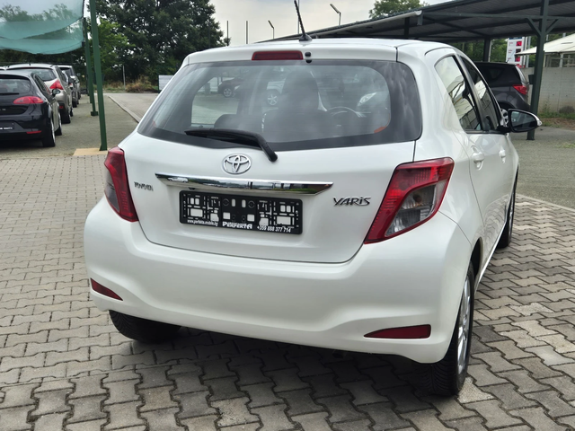 Toyota Yaris 1.4 диз. 90к.с. - автомобили, коли, обяви за нови и употребявани 7