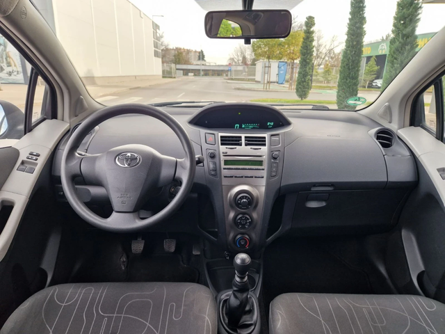 Toyota Yaris 1.33V-VT, ФЕЙСЛИФТ - автомобили, коли, обяви за нови и употребявани 11