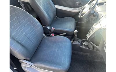 Toyota Yaris 1.0 Бензин/Климатик/Италия - автомобили, коли, обяви за нови и употребявани 12