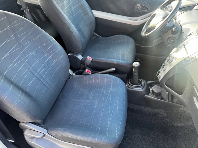 Toyota Yaris 1.0 Бензин/Климатик/Италия - автомобили, коли, обяви за нови и употребявани 12