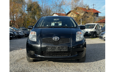 toyota-yaris - 1