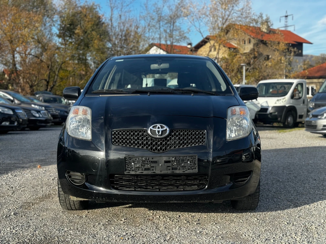 Toyota Yaris 1.0 Бензин/Климатик/Италия - автомобили, коли, обяви за нови и употребявани 1