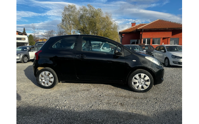 Toyota Yaris 1.0 Бензин/Климатик/Италия - автомобили, коли, обяви за нови и употребявани 8