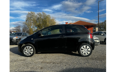 Toyota Yaris 1.0 Бензин/Климатик/Италия - автомобили, коли, обяви за нови и употребявани 9