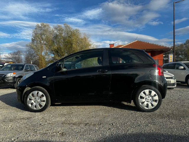 Toyota Yaris 1.0 Бензин/Климатик/Италия - автомобили, коли, обяви за нови и употребявани 9