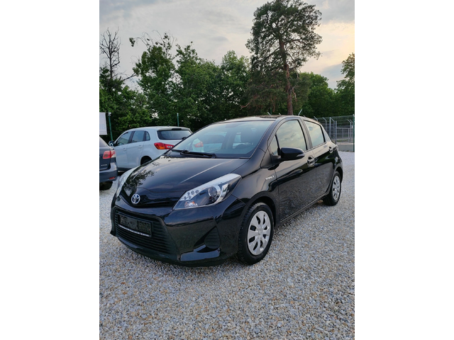 Toyota Yaris 1.5, 75к.с. Хибрид - автомобили, коли, обяви за нови и употребявани 0