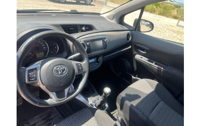 Toyota Yaris 1.0 VVTI - автомобили, коли, обяви за нови и употребявани 10