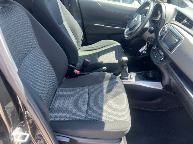 Toyota Yaris 1.0 VVTI - автомобили, коли, обяви за нови и употребявани 11