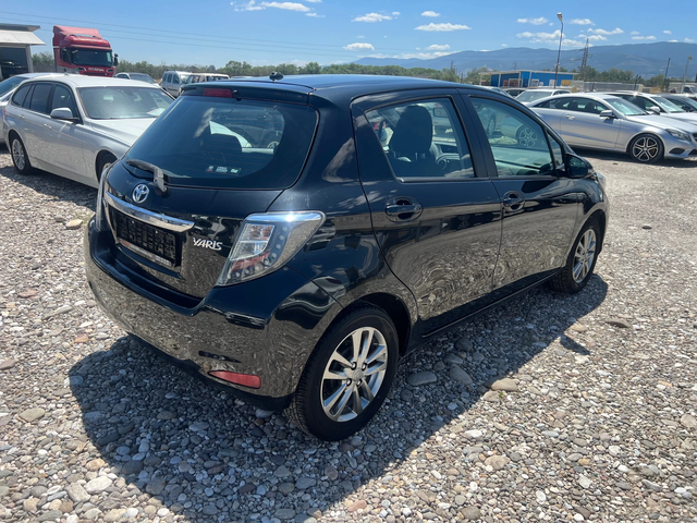 Toyota Yaris 1.0 VVTI - автомобили, коли, обяви за нови и употребявани 4