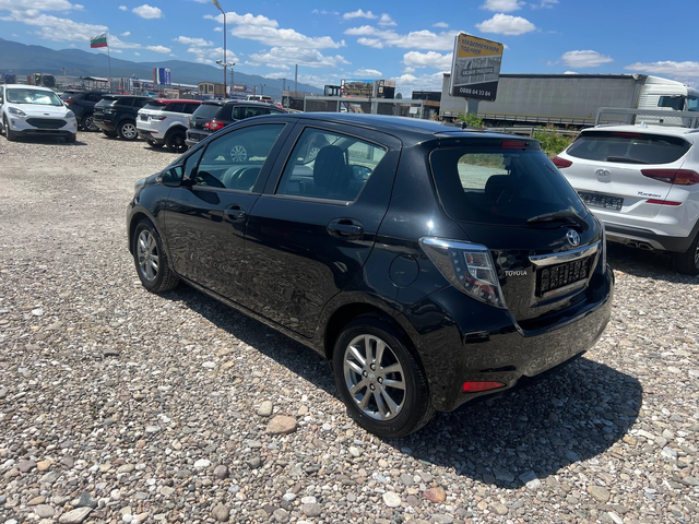 Toyota Yaris 1.0 VVTI - автомобили, коли, обяви за нови и употребявани 6