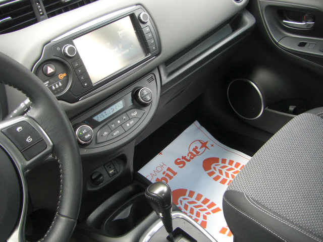 Toyota Yaris 1.5i HYBRID NAVI LED EURO 6B - автомобили, коли, обяви за нови и употребявани 11