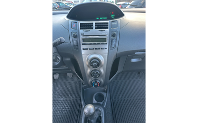 Toyota Yaris 1.0I 69KC - автомобили, коли, обяви за нови и употребявани 10