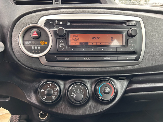 Toyota Yaris 1.0VVT-i EURO 5 ЛИЗИНГ - автомобили, коли, обяви за нови и употребявани 11