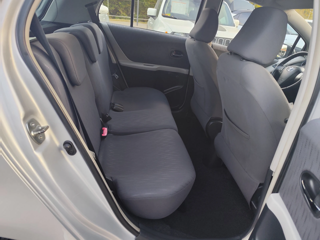 Toyota Yaris 1.4D-4D* KLIMA* - автомобили, коли, обяви за нови и употребявани 9