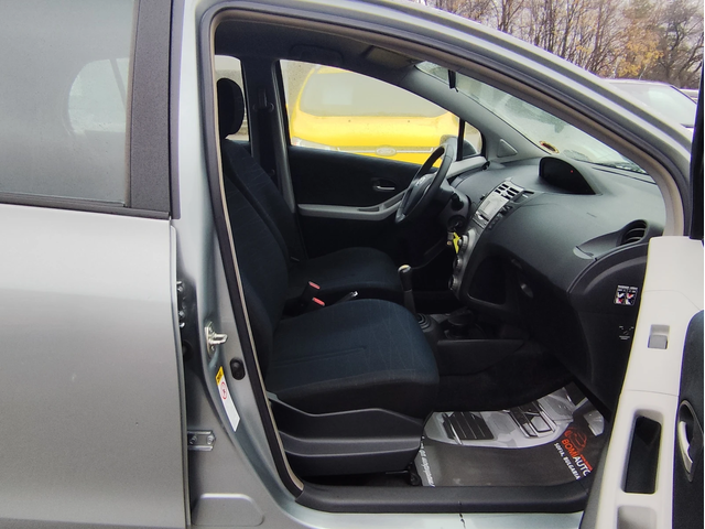 Toyota Yaris 1.3VVT-i* KLIMA* - автомобили, коли, обяви за нови и употребявани 10