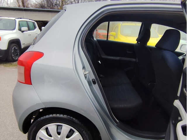 Toyota Yaris 1.3VVT-i* KLIMA* - автомобили, коли, обяви за нови и употребявани 11