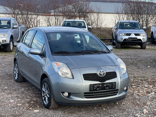 Toyota Yaris 1.0 VVT-i - автомобили, коли, обяви за нови и употребявани 6