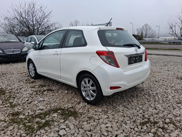 Toyota Yaris Navi* kamera* - автомобили, коли, обяви за нови и употребявани 2