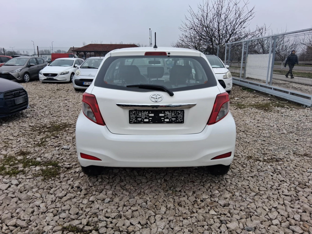 Toyota Yaris Navi* kamera* - автомобили, коли, обяви за нови и употребявани 3