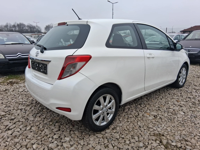 Toyota Yaris Navi* kamera* - автомобили, коли, обяви за нови и употребявани 5