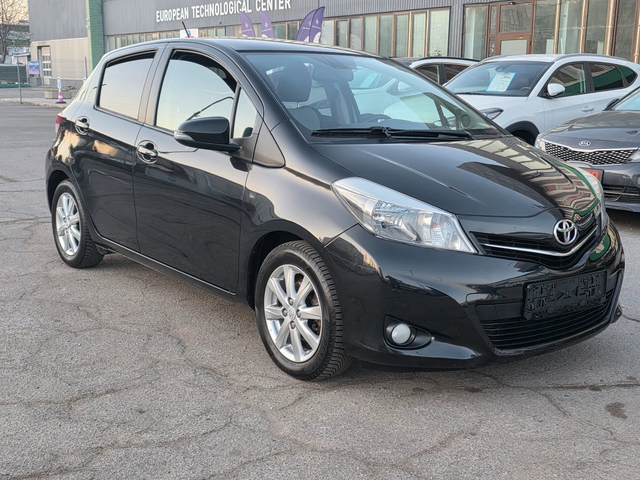 Toyota Yaris 1.3i 100k.c EURO 5B ITALIA - автомобили, коли, обяви за нови и употребявани 0