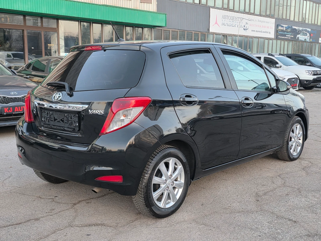 Toyota Yaris 1.3i 100k.c EURO 5B ITALIA - автомобили, коли, обяви за нови и употребявани 3