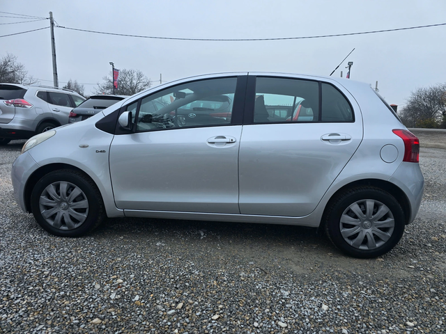Toyota Yaris 1.4D4D-AVTOMAT - автомобили, коли, обяви за нови и употребявани 2