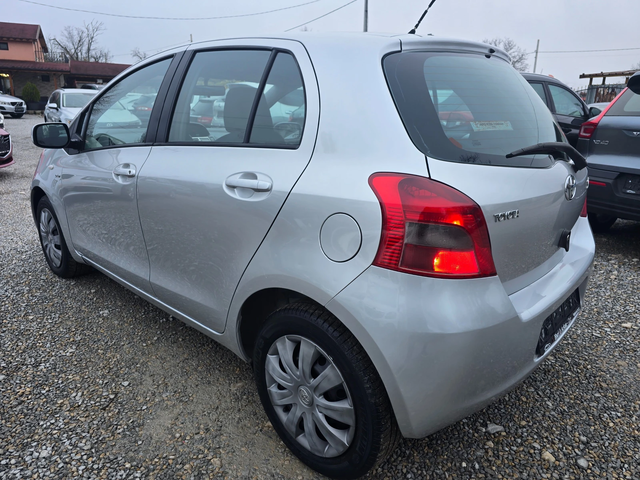 Toyota Yaris 1.4D4D-AVTOMAT - автомобили, коли, обяви за нови и употребявани 3