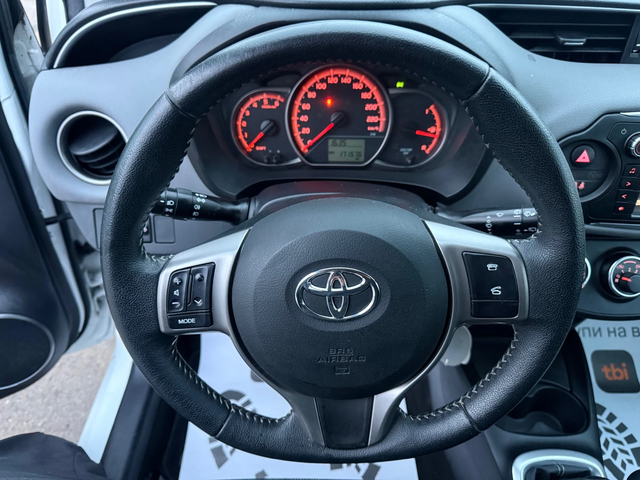 Toyota Yaris 1.4 D4D - автомобили, коли, обяви за нови и употребявани 11