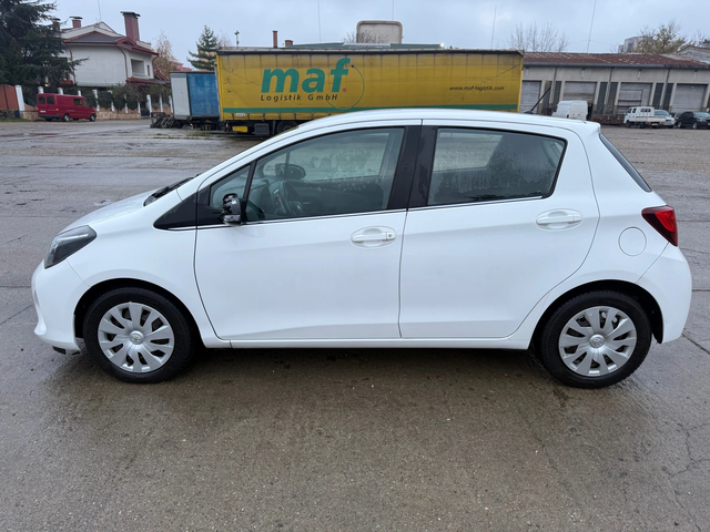 Toyota Yaris 1.4 D4D - автомобили, коли, обяви за нови и употребявани 3