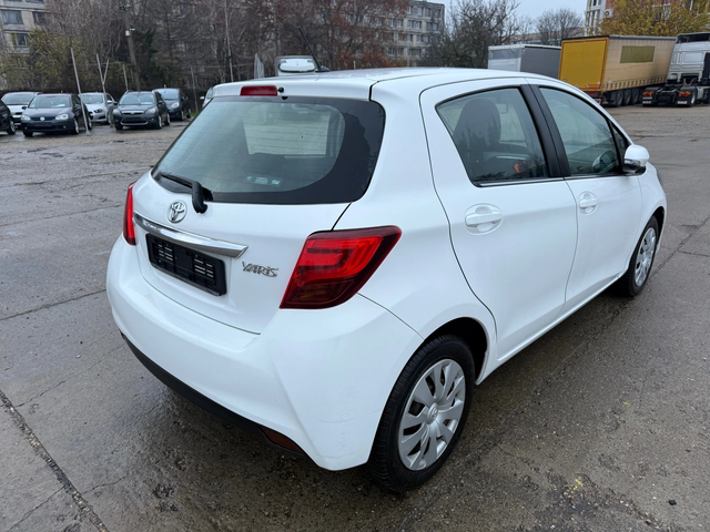 Toyota Yaris 1.4 D4D - автомобили, коли, обяви за нови и употребявани 5