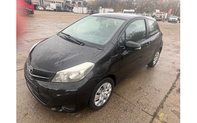 toyota-yaris - 0