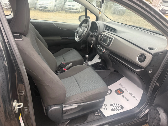 Toyota Yaris 1.0 VVTI - автомобили, коли, обяви за нови и употребявани 9
