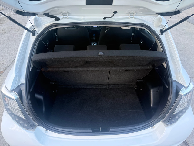 Toyota Yaris 1.5 Hybrid - автомобили, коли, обяви за нови и употребявани 15