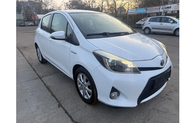 toyota-yaris - 1