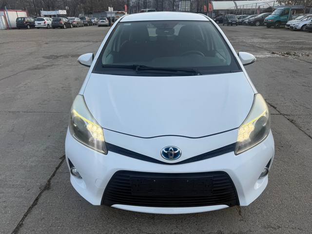 Toyota Yaris 1.5 Hybrid - автомобили, коли, обяви за нови и употребявани 2