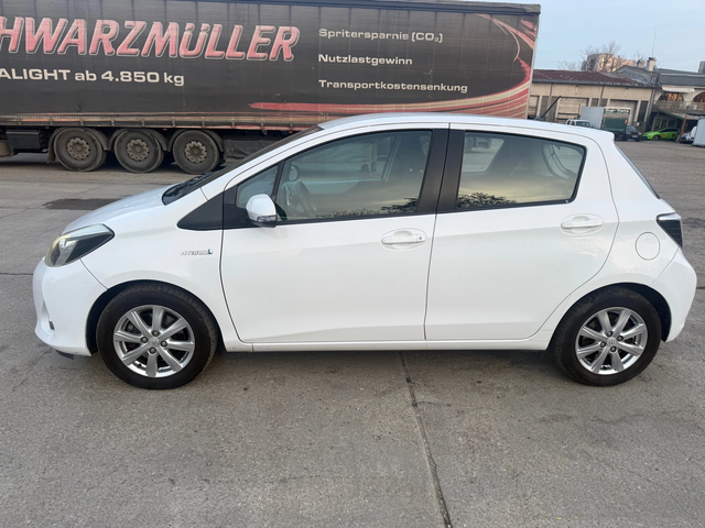 Toyota Yaris 1.5 Hybrid - автомобили, коли, обяви за нови и употребявани 3