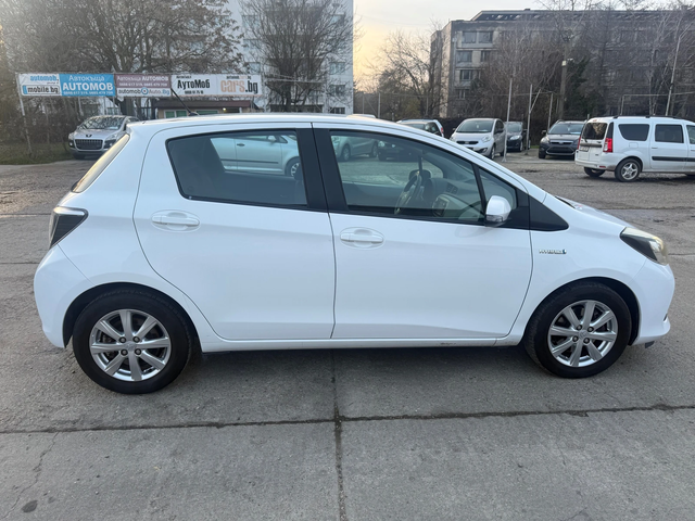 Toyota Yaris 1.5 Hybrid - автомобили, коли, обяви за нови и употребявани 4
