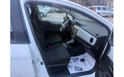 Toyota Yaris 1.5 Hybrid - автомобили, коли, обяви за нови и употребявани 9