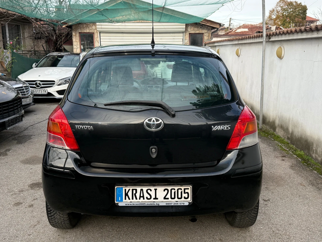 Toyota Yaris 1.3VVTI FACELIFT 101HP - автомобили, коли, обяви за нови и употребявани 4
