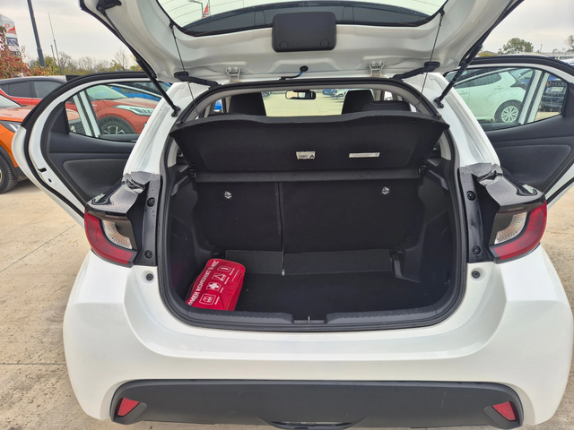 Toyota Yaris КАМЕРА 1, 5 Hybrid А/Т в Гаранция - автомобили, коли, обяви за нови и употребявани 10