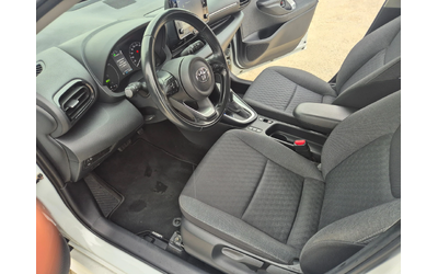 Toyota Yaris КАМЕРА 1, 5 Hybrid А/Т в Гаранция - автомобили, коли, обяви за нови и употребявани 12