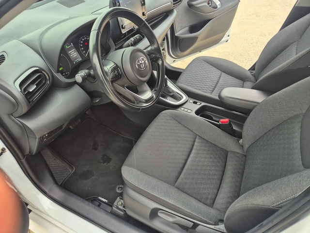 Toyota Yaris КАМЕРА 1, 5 Hybrid А/Т в Гаранция - автомобили, коли, обяви за нови и употребявани 12