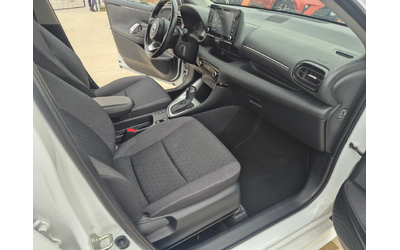 Toyota Yaris КАМЕРА 1, 5 Hybrid А/Т в Гаранция - автомобили, коли, обяви за нови и употребявани 8